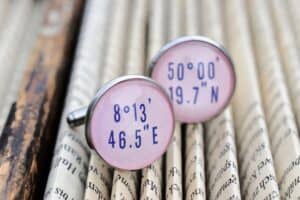Manschettenknöpfe mit Koordinaten zu eurem Lieblingsplatz