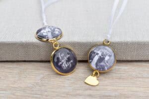 Goldenes Brautstrauß Memorial mit Foto und Text