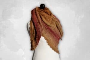 Mehr über den Artikel erfahren Dreieckstuch New York – Musteridee für Häkeln im Herbst