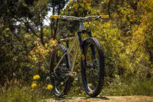 Spitfire Nero Ti Hardtail Yellow Ohlins