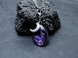 Lange Edelstahlkette mit ovalem Anhänger – Mondlicht –