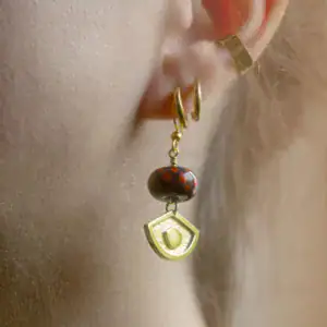 boucle-oreille-noae-eventail-bordeaux-orange-modèle-b