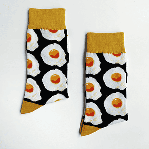Calcetines con estampado huevos estrellados