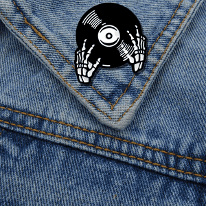 1 Pin Vinil Skeleton