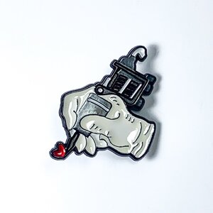Pin Mano Tatuadora