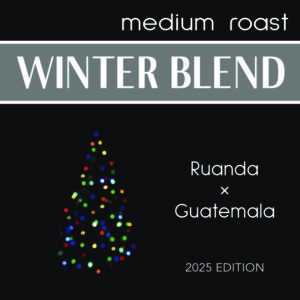 WinterBlend Schriftzug, Christbaum aus bunten Kugeln, Ruanda und Guatemala