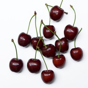 Ripe_Cherry_(Prunus_avium)_in_Hungary