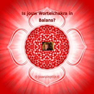 De wortelchakra wordt ook wel je basischakra of eerste chakra genoemd. Op de afbeelding wordt hij op klassieke wijze gesymboliseerd door een bloemvormig figuur, met 4 blaadjes, alles in de kleur rood, omdat dit de corresponderende kleur van deze chakra is