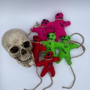 Bambola Voodoo colorata