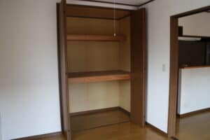洋室(南)収納