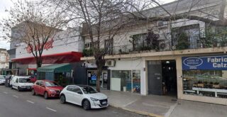 Caller comercial en Av. Mosconi, Villa Pueyrredón