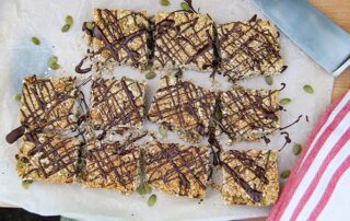 tahini & date oat bar recipe