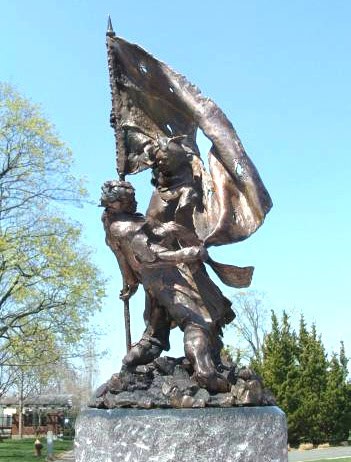 hollosy_1956_statue5_lg