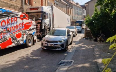 Remollon : un nouvel accident de poids lourd paralyse le village, la déviation plus que jamais urgente