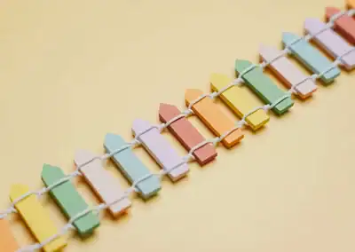 Multi-coloured consistent