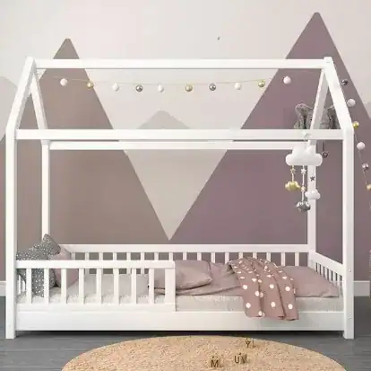 Berceau case en bois naturel, idéal pour bébé, design scandinave, mobilier chambre enfant