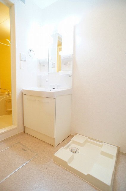 洗髪洗面化粧台、洗濯機置き場