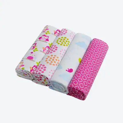 Lange coton bébé Ocasebebe, doux et absorbant, idéal pour l'emmaillotage et les soins.