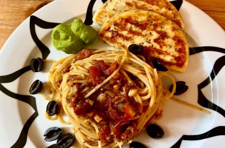 spagety_s_rajcatovou_omackou_a__syrem