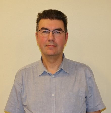 Prelegent na PHD RISK Summerschool, specjalizujący się w zarządzaniu ryzykiem i analizie danych, podczas wydarzenia "Meet the Speakers".