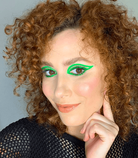 delineado gráfico verde por Juliana Rakoza