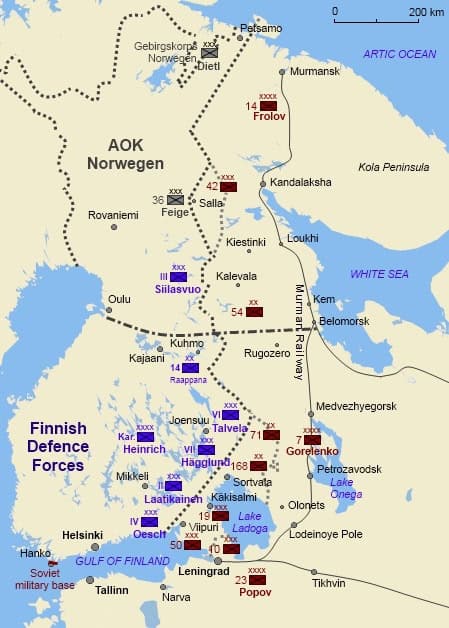 Kaart van troepenopstellingen begin juli 1941; Duitse aanval op Petsamo (29 juni), Finse aanvallen op Suomussalmi, Kuusamo (1 juli).