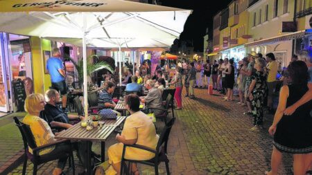 Märkischer Bote Senftenberger Nachtshopping: Kühle Drinks und heiße Aktionen