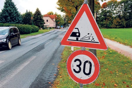 Märkischer Bote Rollsplitt hilft vor dem Winter
