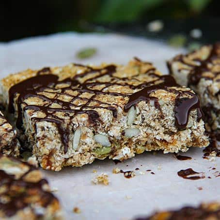 Tahini date oat bars vegan