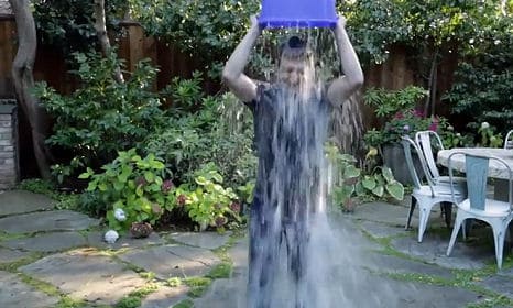 1MarkZuckerberg_icebucketchallange_youtube