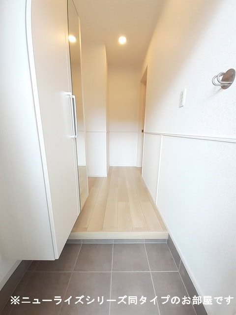 玄関ホール (玄関)