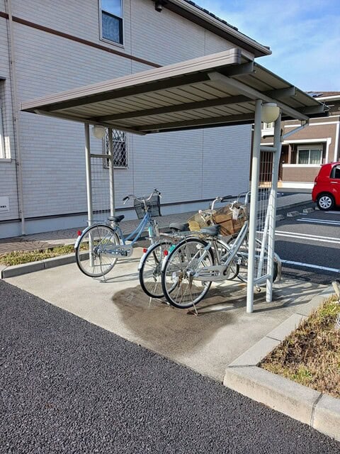 駐輪場 (周辺)