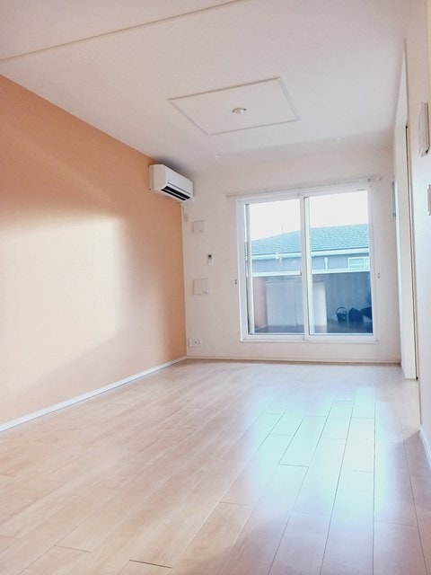 ＬＤＫ(10.9畳) (居間)