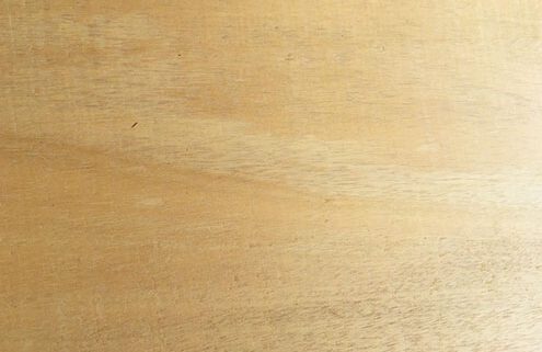 Madera Yumbingue para construcción en Cuenca