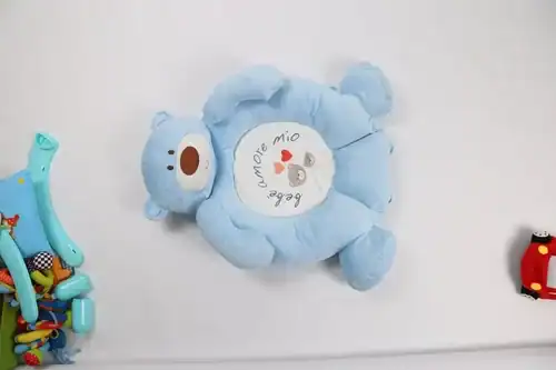 Tapis d'éveil bébé multicolore avec arche de jeux et jouets suspendus pour développement sensoriel