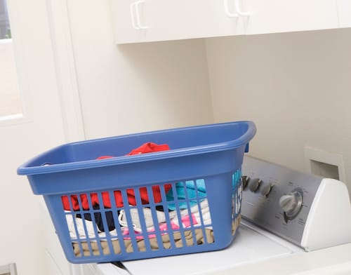 Organize a tiny laundry room: use color-coded laundry baskets for each family member to make laundry day easier.