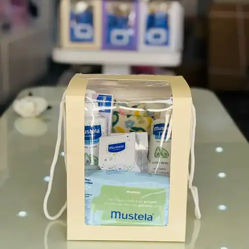 Gamme Mustela : soins bébé bio, peau sensible, corps et bain. Coffret cadeau idéal.