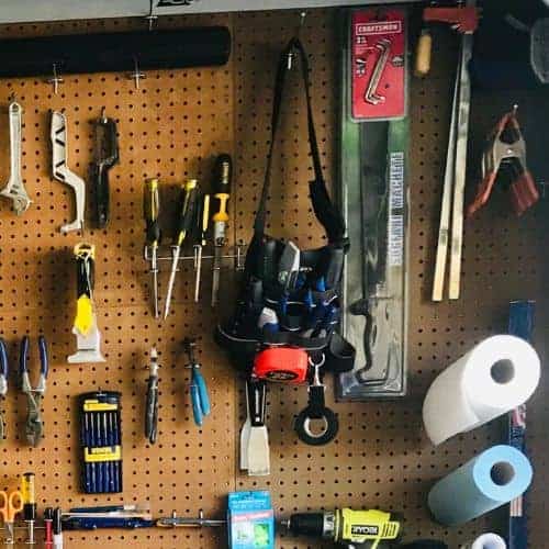 Organize tools on a pegboard: toolbelt