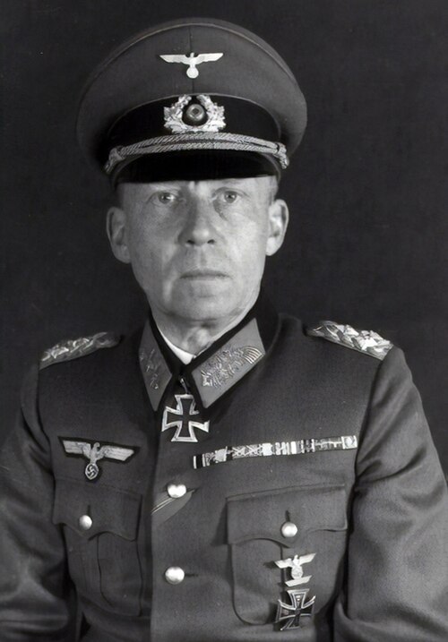 Portret van generaal Gotthard Heinrici (1886–1971) Portret van Gotthard Heinrici, Duitse generaal tijdens de Tweede Wereldoorlog, bekend om zijn verdedigingsstrategie aan het Oostfront.