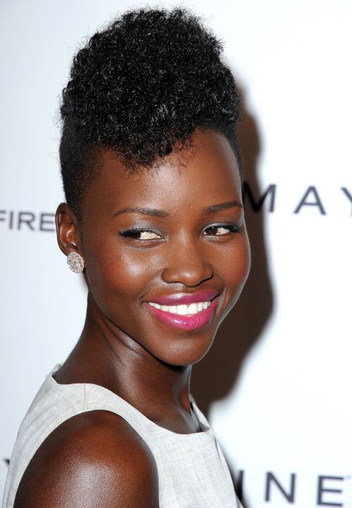 lupita-nyongo-curls-mohawk-front-main