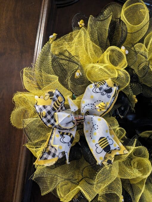 Bumblebee Wreath - Image 3