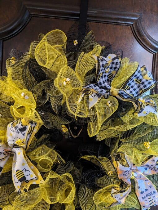 Bumblebee Wreath - Image 4