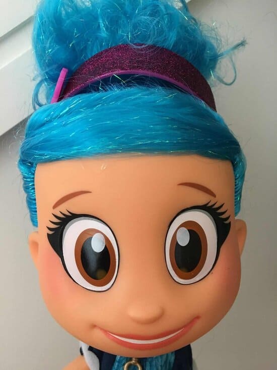 Luna Petunia Big eyes and blue hair