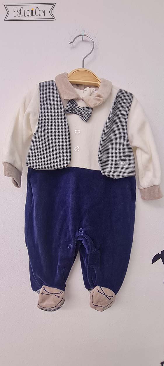 trajecito bebe chaleco y pajarita