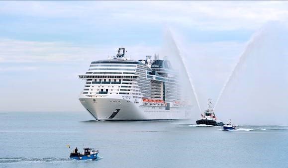 Saisonauftakt in Kiel: MSC Meraviglia feiert ihren Erstanlauf im neuen Heimathafen msc-meraviglia1_4