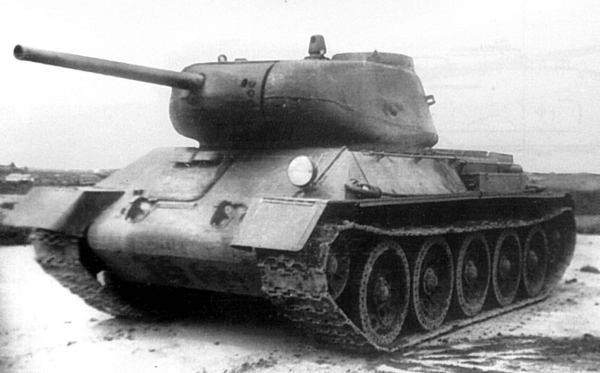 Sovjet T-43 medium tank prototype uit de Tweede Wereldoorlog, ontworpen als vervanging voor de T-34, maar nooit in productie genomen.