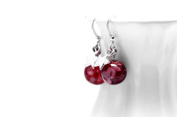 Weinrote Glasperlenohrringe für Weihnachten – Bild 4