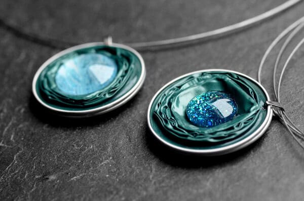 Upcycling Schmuck mit grünem Anhänger aus Kaffeekapsel – Bild 6