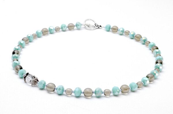 Halsnahe Glasperlenkette in Pastell – Bild 3