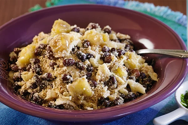 Virado de Feijão com Banana-da-Terra